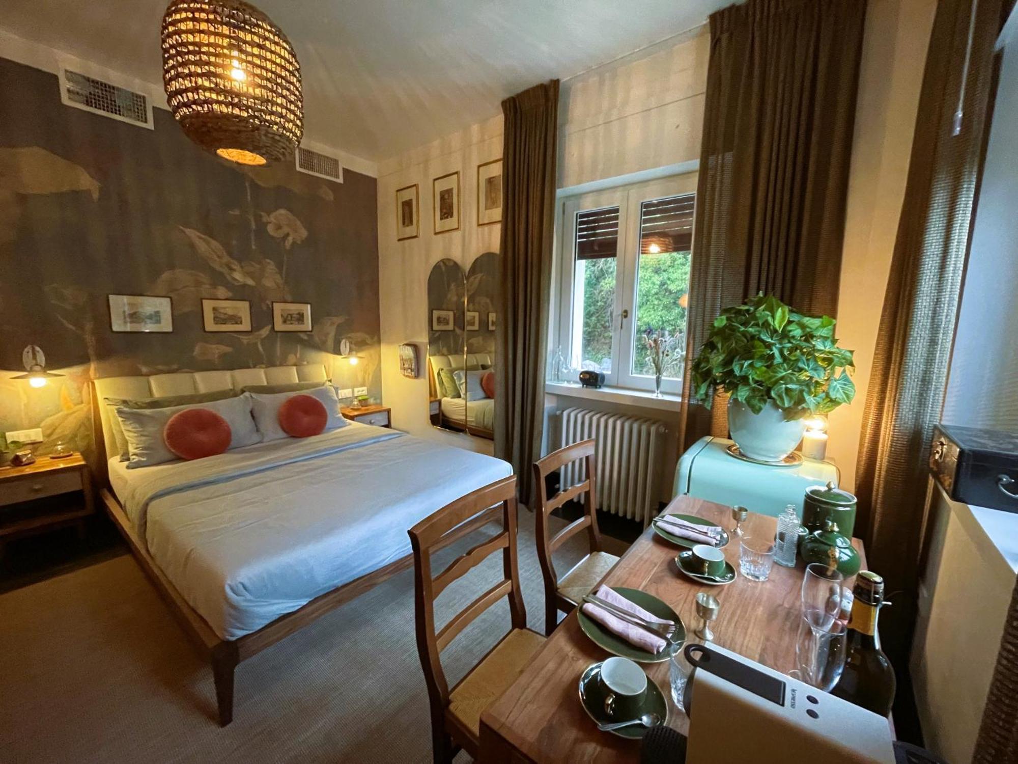 Double Room Mountain View